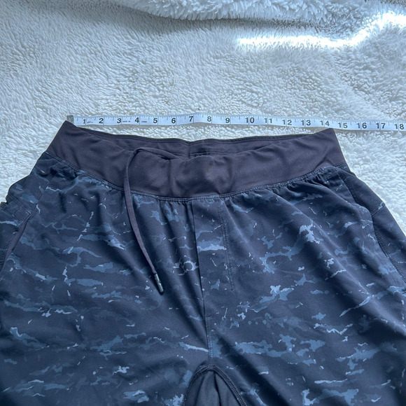 Lululemon Men's Pace Breaker 10" Linerless Shorts Size Large Camp Black - Picture 3 of 7